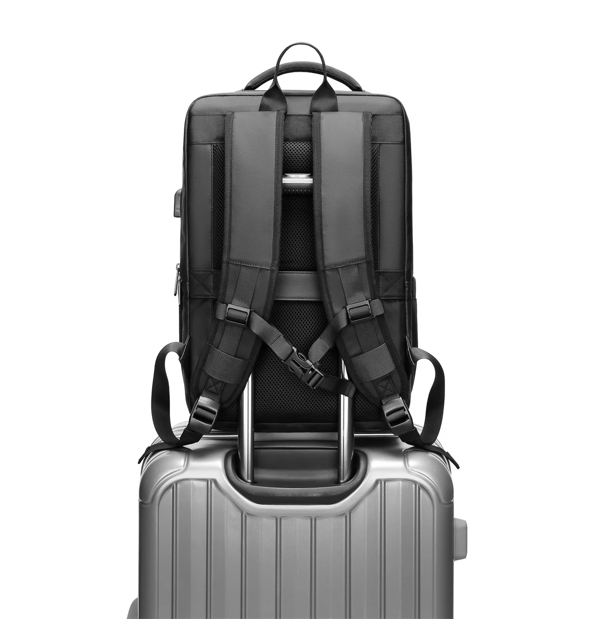 Sac à Dos Étanche pour Ordinateur Portable Homme, Extensible, avec USB pour Voyage et Camping - TechNomad 18 4 Sac à Dos Étanche pour Ordinateur Portable Homme, Extensible, avec USB pour Voyage et Camping - TechNomad 18 – Image 4