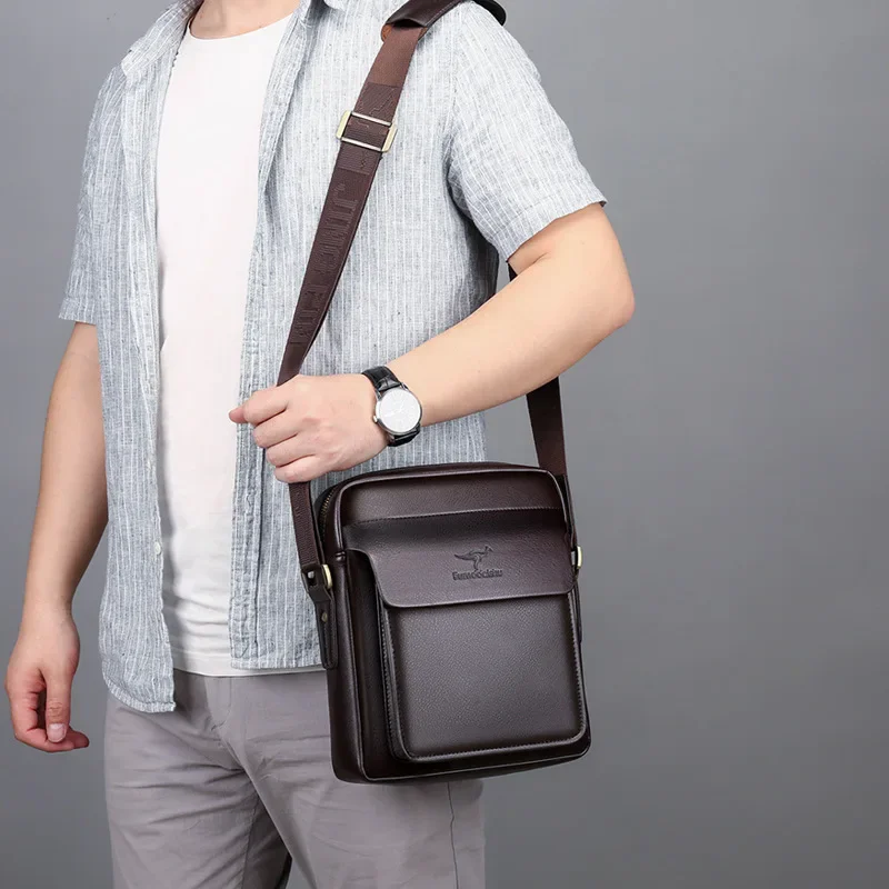 Sacoche Bandoulière Cuir PU Homme Haute Qualité 3576 - Daishu 4 Sacoche Bandoulière Cuir PU Homme Haute Qualité 3576 - Daishu – Image 5