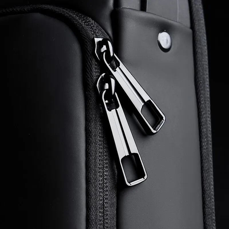 Sacoche Bandoulière Homme Fashion™ Antivol avec Port USB – Élégante, Résistante, 3-en-1 17 Sacoche Bandoulière Homme Fashion™ Antivol avec Port USB – Élégante, Résistante, 3-en-1 – Image 17