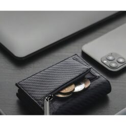 Tarjetero de Hombre con Eyección, Bloqueo RFID y Aspecto Carbono