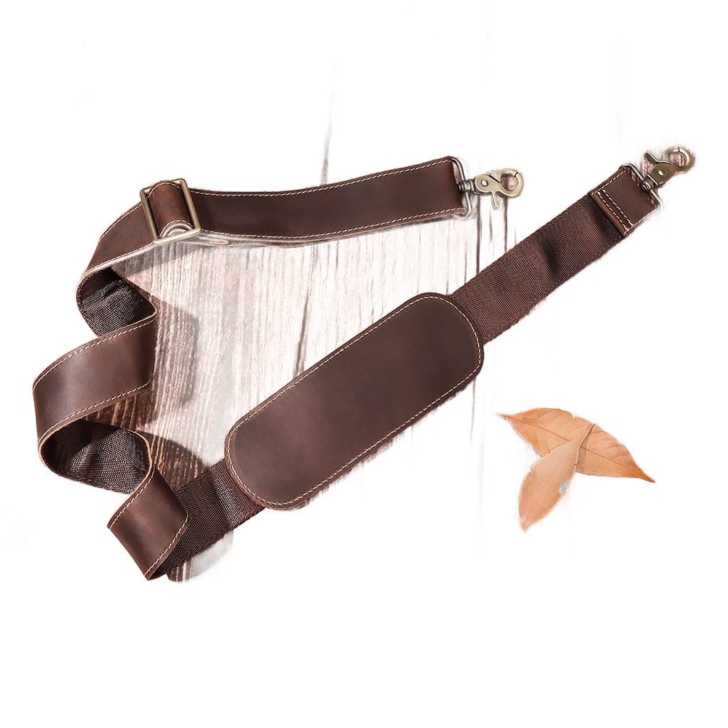 Bandouliere cuir pour sac de 127 cm reglable 2 Bandouliere cuir pour sac de 127 cm reglable, vue de trois quarts