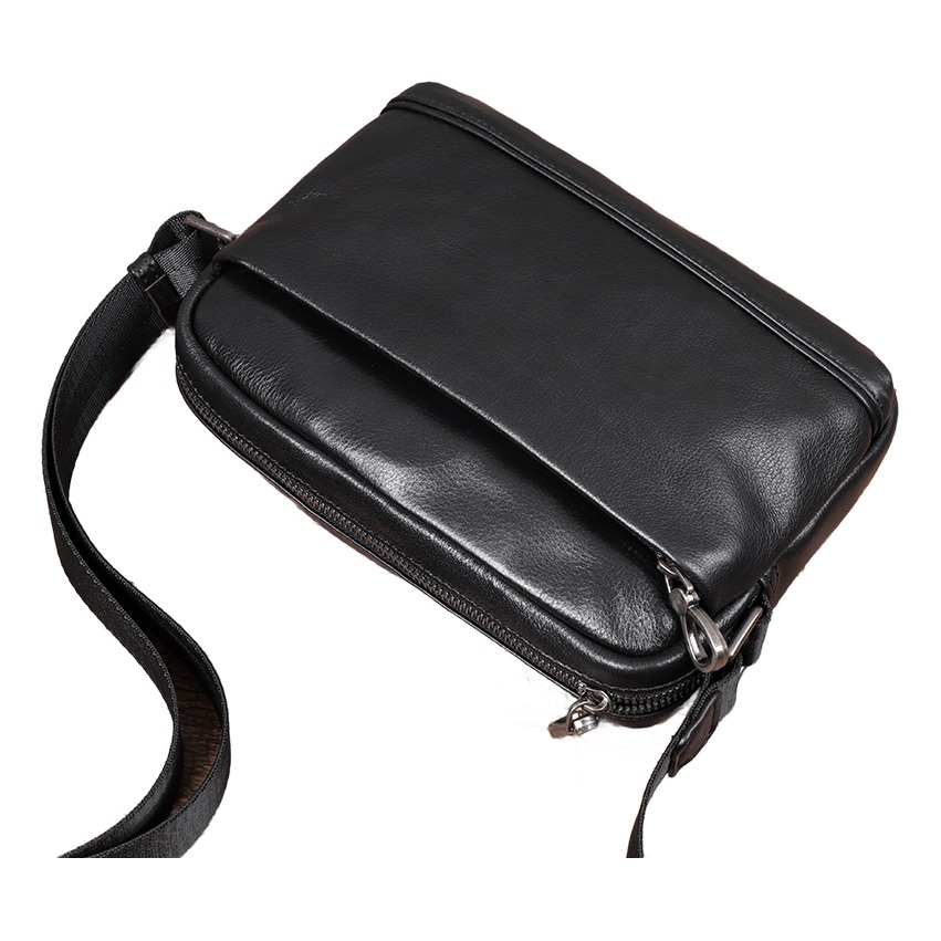 Besace cuir homme à rabat, doublure également en cuir 3 Besace cuir homme à rabat, doublure également en cuir, vue de face