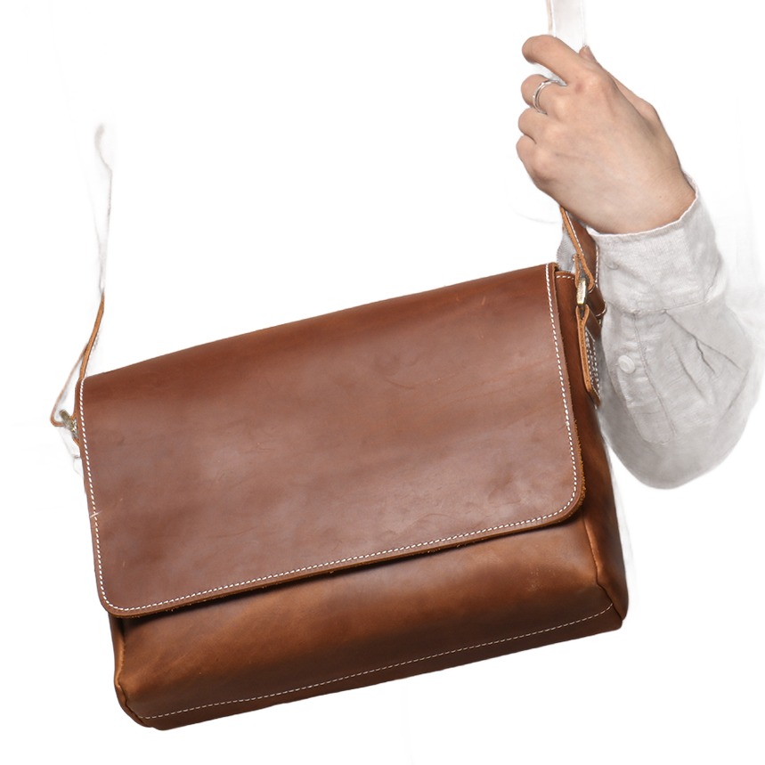 Besace cuir homme crazy horse pour le trajet quotidien, 35 cm 3 Besace cuir homme crazy horse pour le trajet quotidien, 35 cm, vue de face