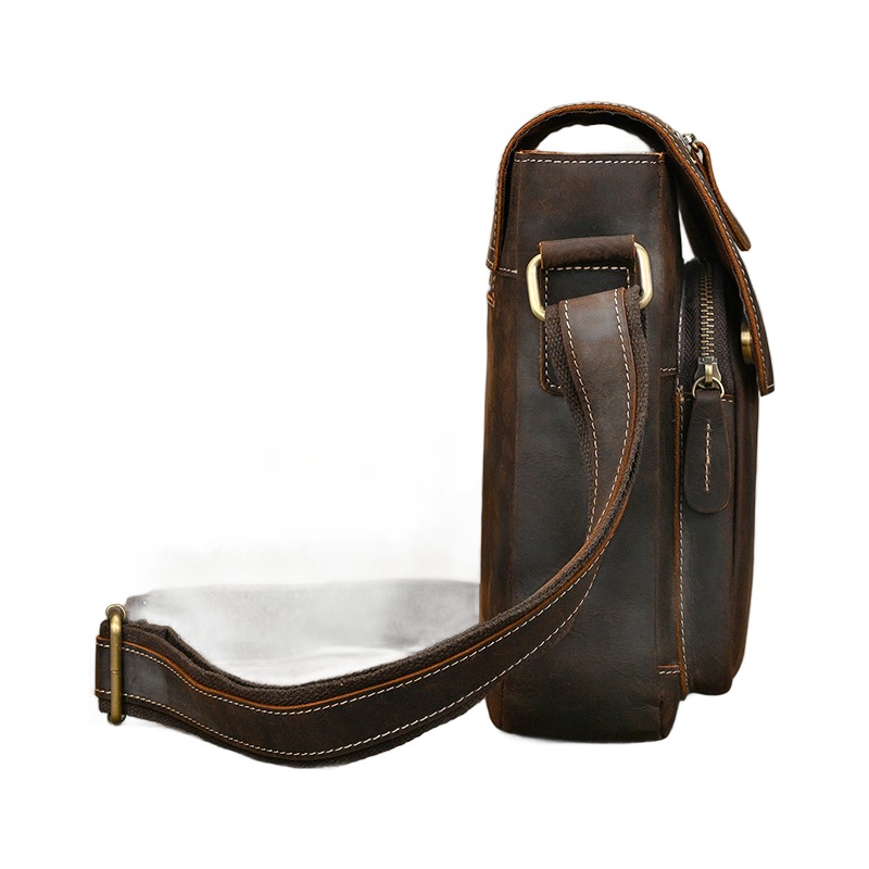 Besace cuir homme format compact pour le quotidien 5 Besace cuir homme format compact pour le quotidien, vue arriere