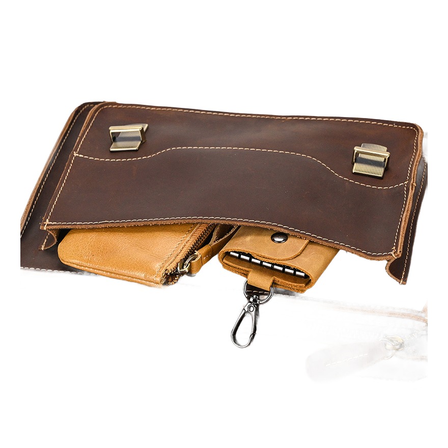 Besace cuir homme petit format en cuir cire 6 Besace cuir homme petit format en cuir cire, vue de profil