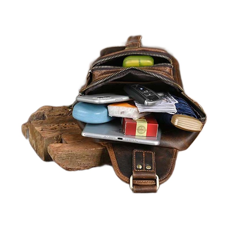 Housse ordinateur portable en cuir, format sacoche horizontale 3 Housse ordinateur portable en cuir, format sacoche horizontale, vue de face