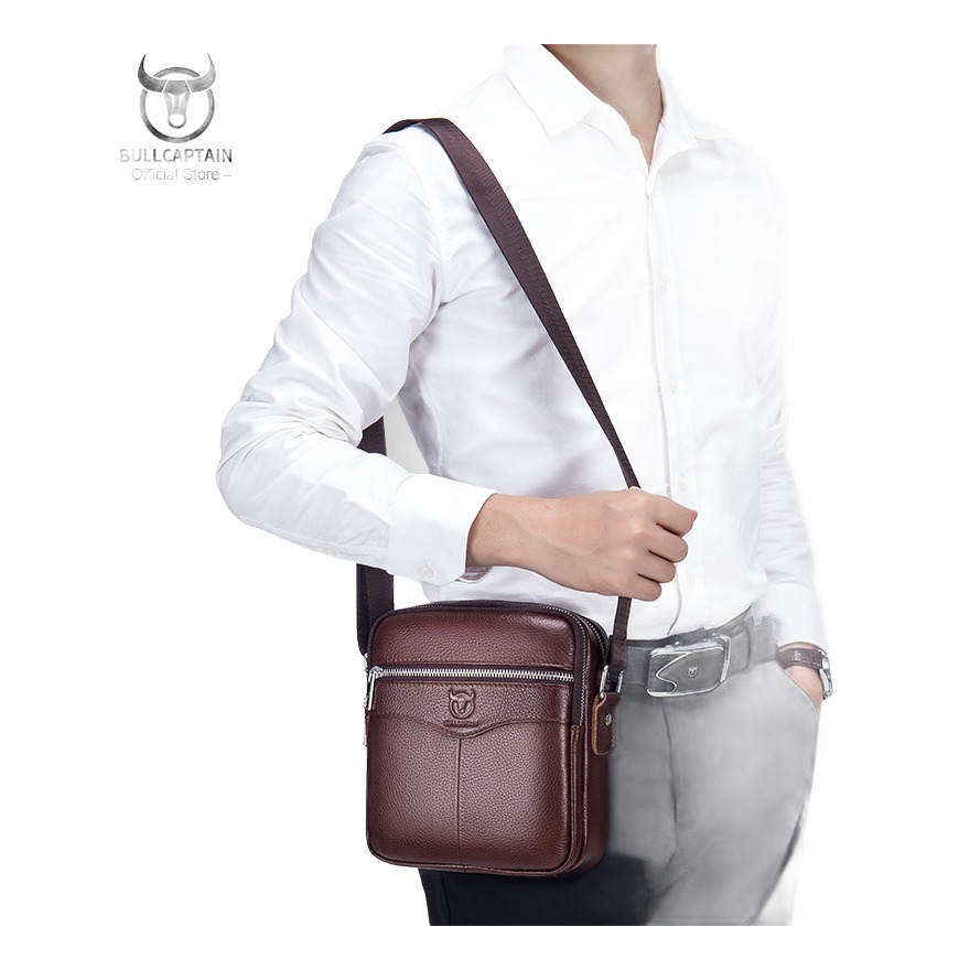 Pochette homme à rabat en cuir lisse avec poche zippée 3 Pochette homme à rabat en cuir lisse avec poche zippée, vue de face