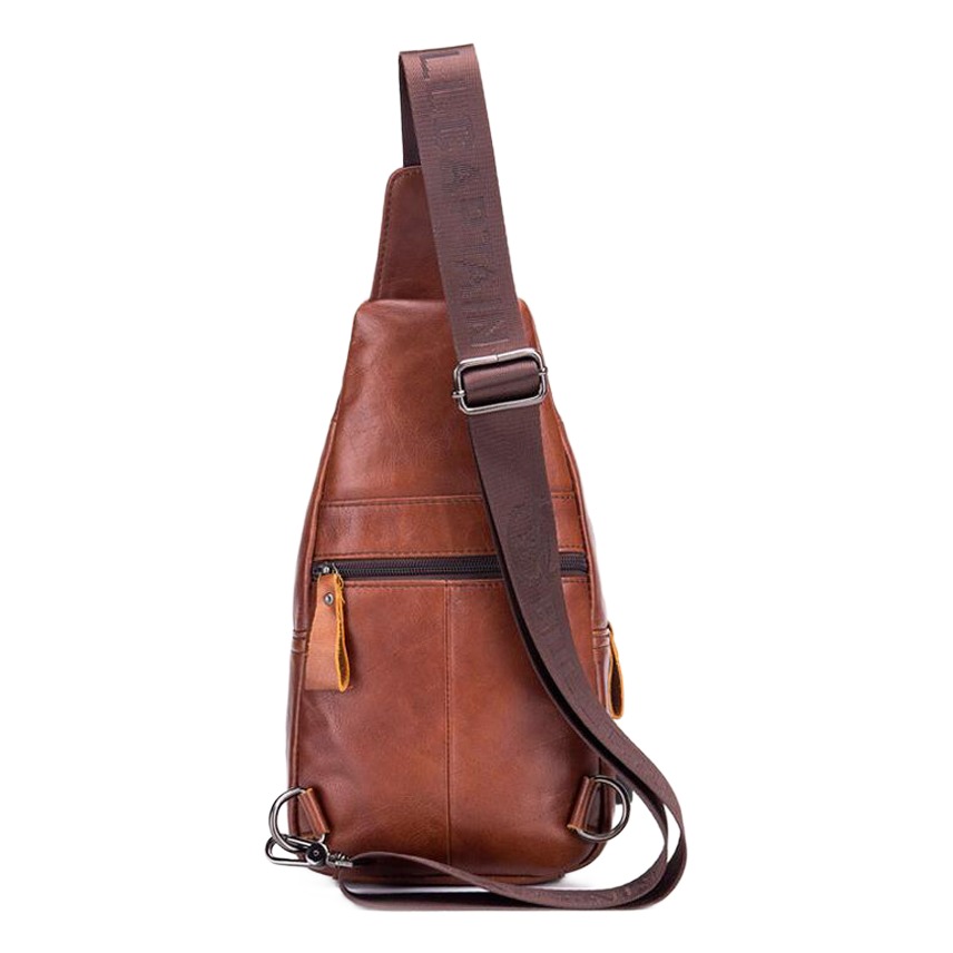 Pochette homme de poitrine en cuir de vachette avec port USB 5 Pochette homme de poitrine en cuir de vachette avec port USB, vue arriere