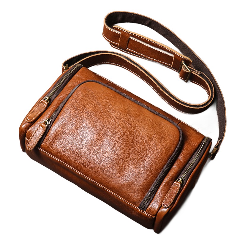 Pochette homme en cuir à compartiments multiples 3 Pochette homme en cuir à compartiments multiples, vue de face
