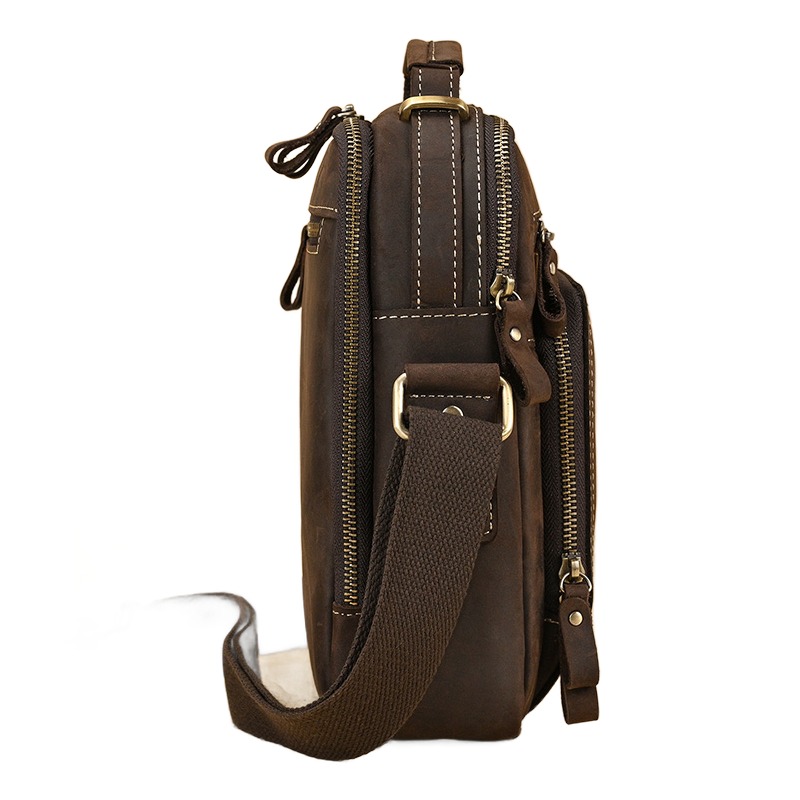 Pochette homme en cuir, format bandoulière du quotidien 5 Pochette homme en cuir, format bandoulière du quotidien, vue arriere