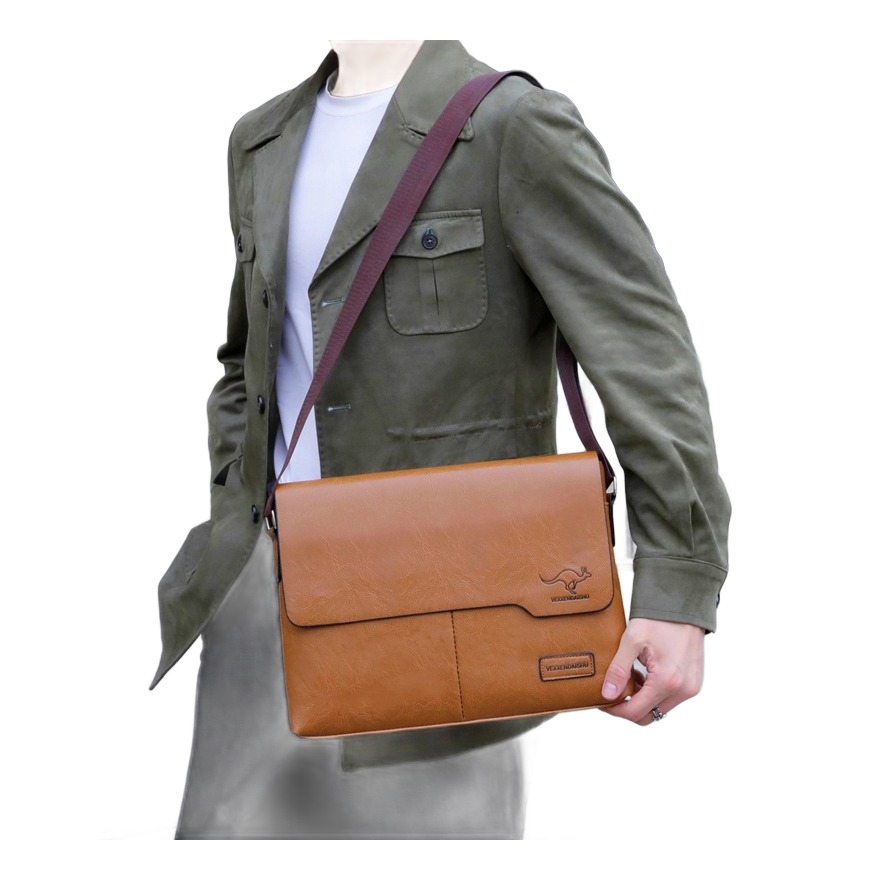 Pochette homme en cuir PU avec compartiment tablette 2 Pochette homme en cuir PU avec compartiment tablette, vue de trois quarts