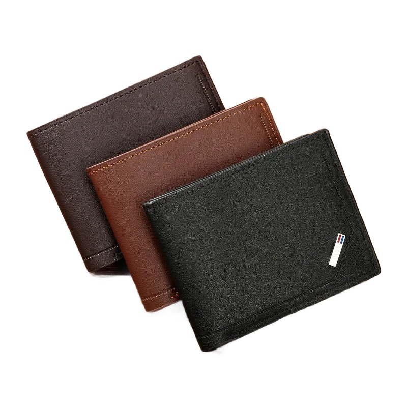 Portefeuille homme mince et pliable en simili cuir brun 2 Portefeuille homme mince et pliable en simili cuir brun, vue de trois quarts