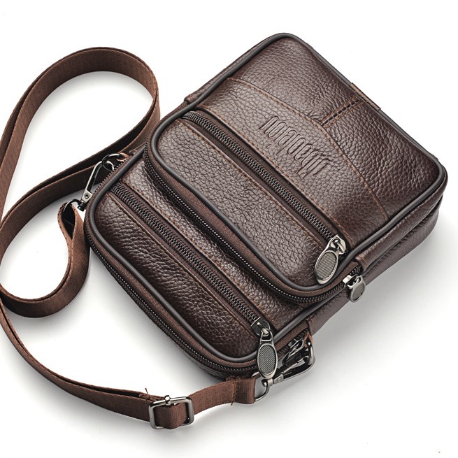 Sacoche bandoulière en cuir pour homme 2 Sacoche bandoulière en cuir pour homme, vue de trois quarts