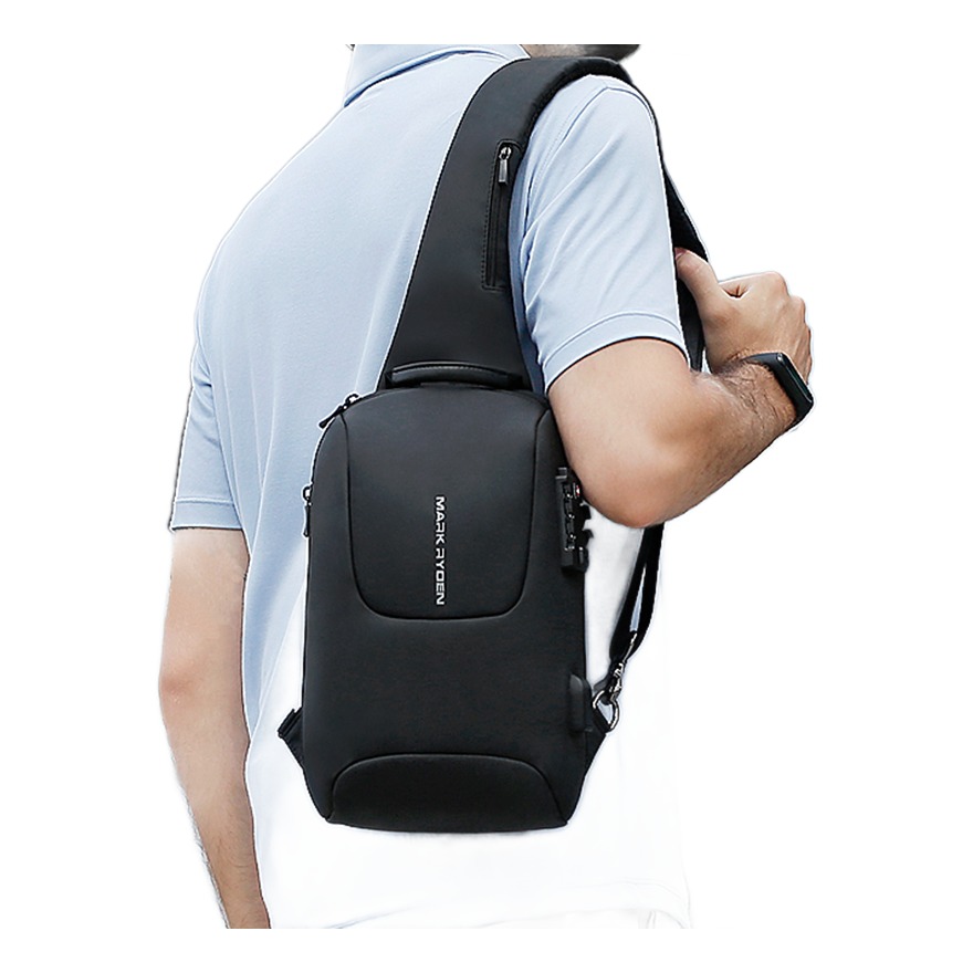 Sacoche bandoulière homme avec port USB et cadenas TSA 2 Sacoche bandoulière homme avec port USB et cadenas TSA, vue de trois quarts