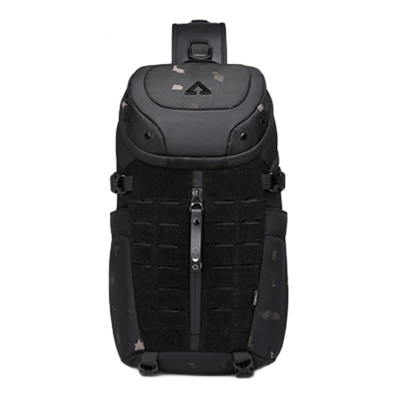 Sacoche bandoulière homme déperlante avec port USB, 4 coloris 2 Sacoche bandoulière homme déperlante avec port USB, 4 coloris, vue de trois quarts
