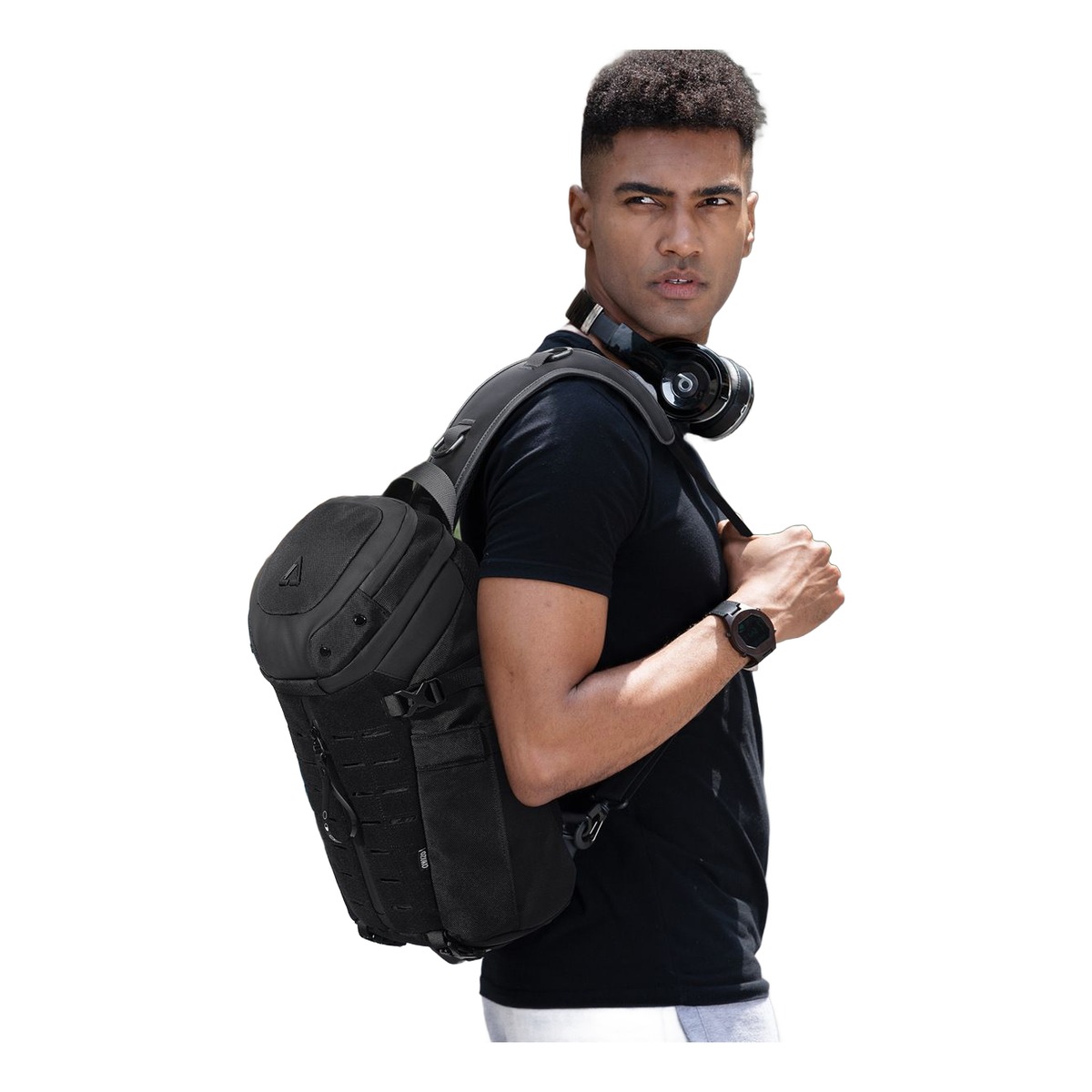 Sacoche bandoulière homme déperlante avec port USB, 4 coloris 6 Sacoche bandoulière homme déperlante avec port USB, 4 coloris, vue de profil