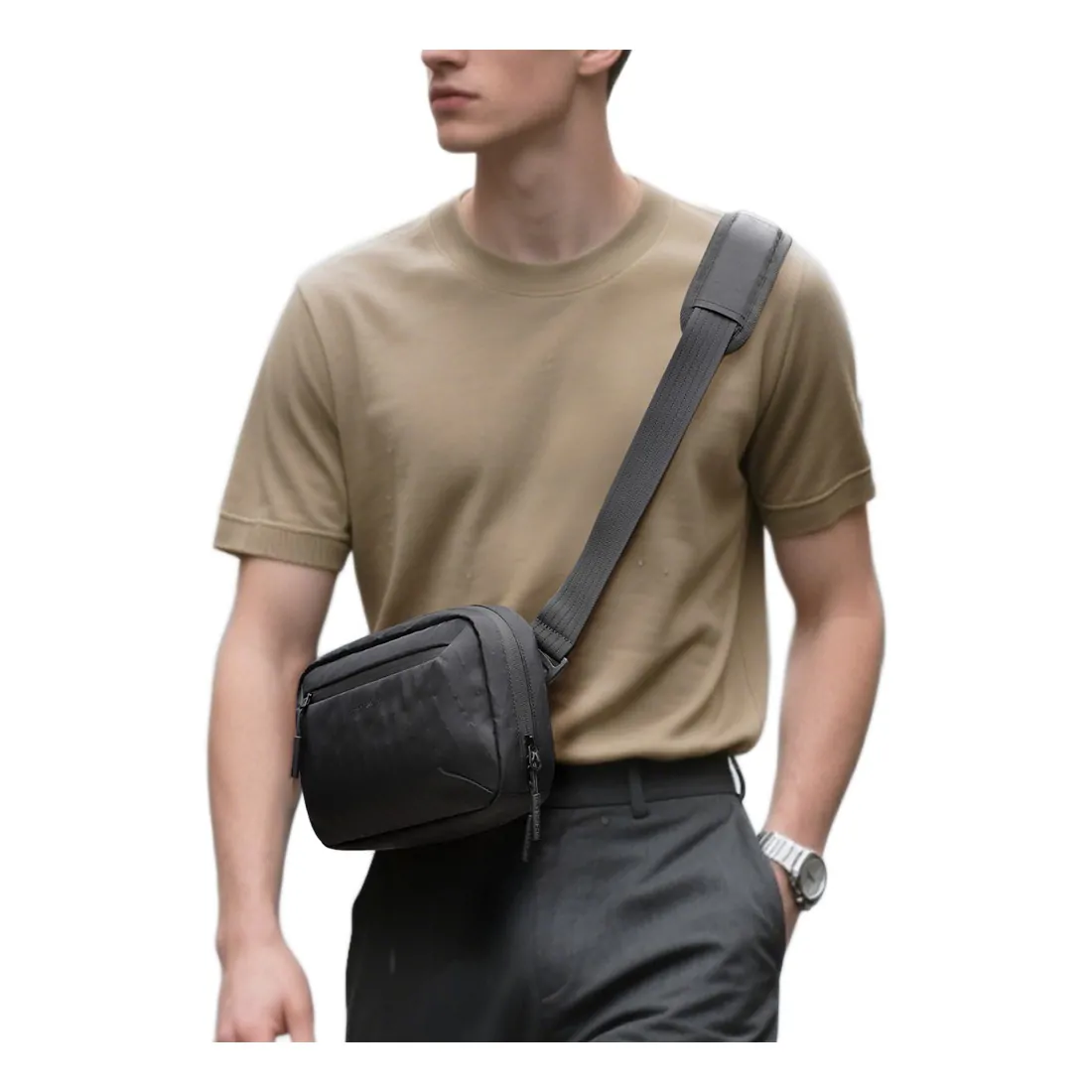 Sacoche ceinture homme minimaliste en tissu technique lamellé 1 Sacoche ceinture homme minimaliste en tissu technique lamellé, vue principale
