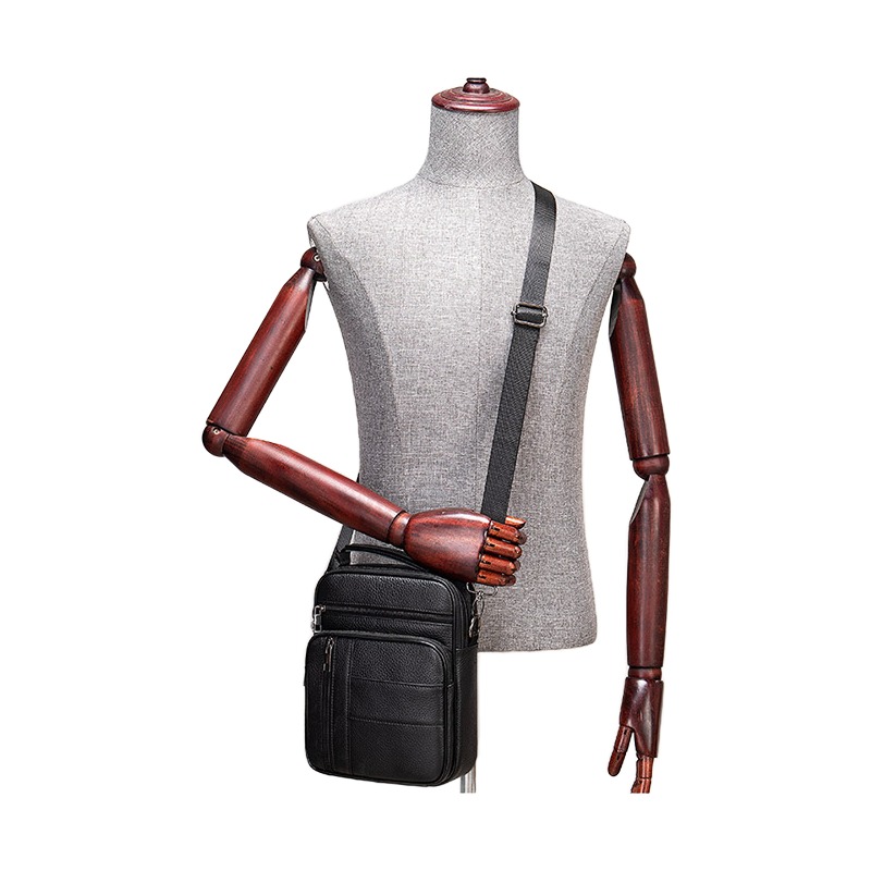 Sacoche homme cuir format tablette, 25 x 19 x 6 cm 3 Sacoche homme cuir format tablette, 25 x 19 x 6 cm, vue de face