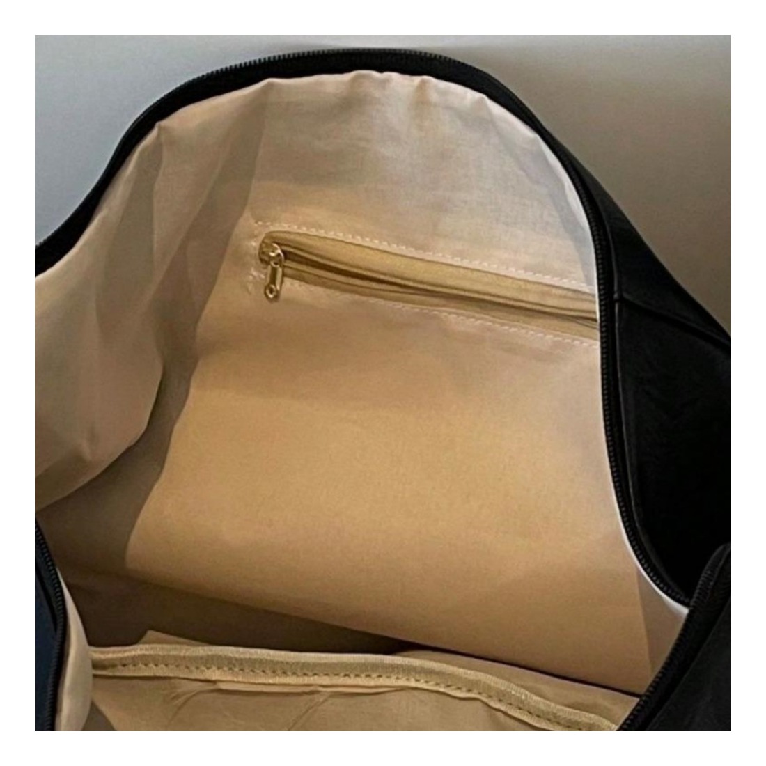 Sacoche homme cuir PU bandoulière, forme boulette élégante 3 Sacoche homme cuir PU bandoulière, forme boulette élégante, vue de face