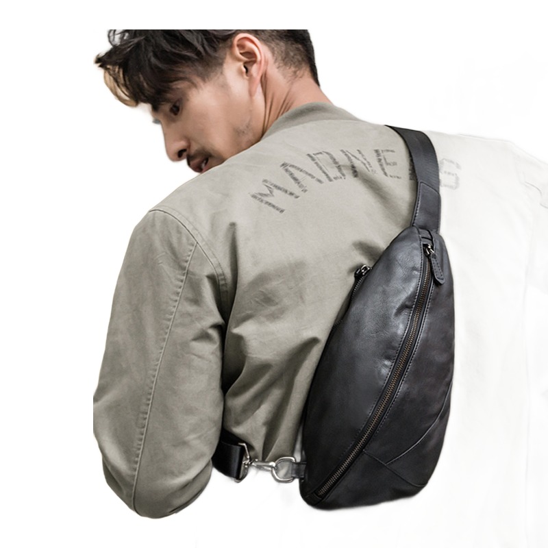 Sacoche homme cuir véritable souple, bandoulière, noire, 32 cm 4 Sacoche homme cuir véritable souple, bandoulière, noire, 32 cm, detail