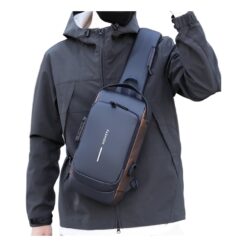 Sacoche poitrine homme antivol à serrure à code et port USB, vue de trois quarts