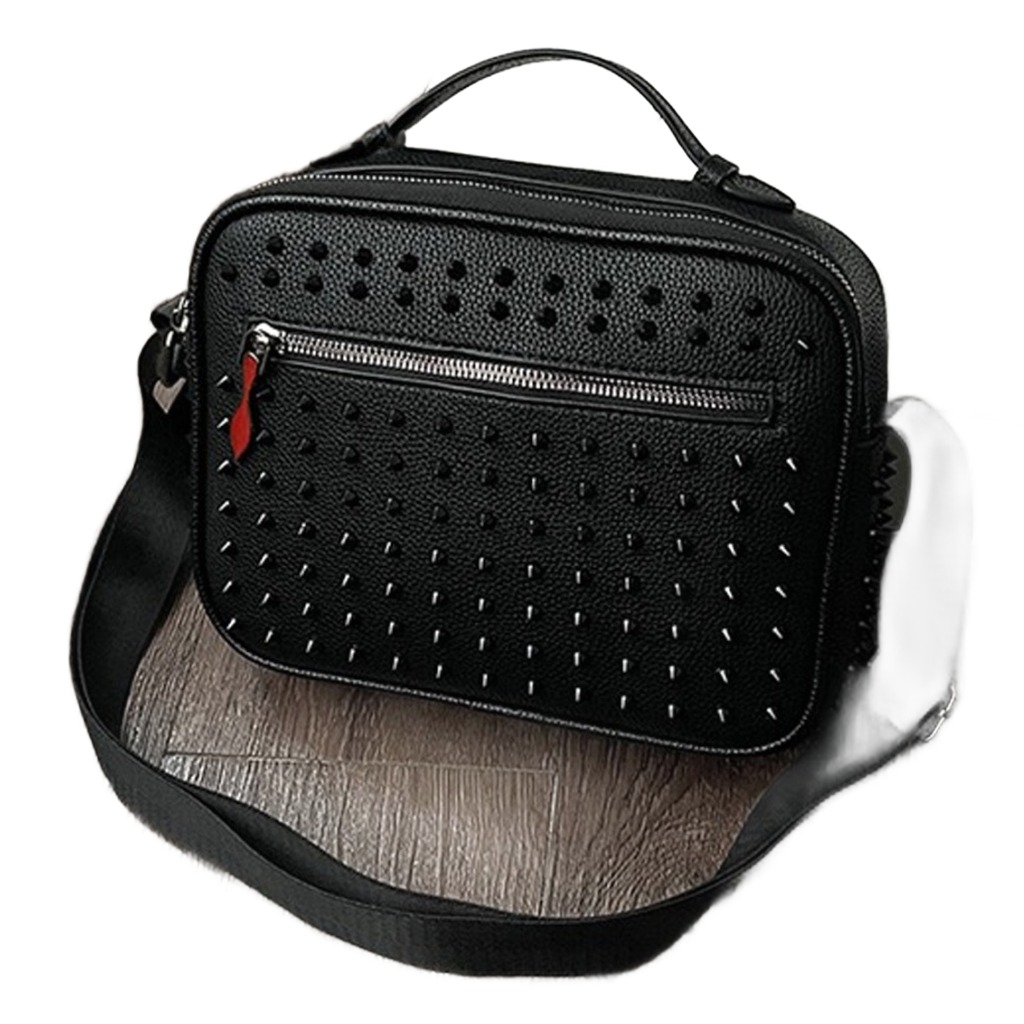 Sacoche poitrine homme en cuir PU, grande capacité, 31 x 28 cm 2 Sacoche poitrine homme en cuir PU, grande capacité, 31 x 28 cm, vue de trois quarts