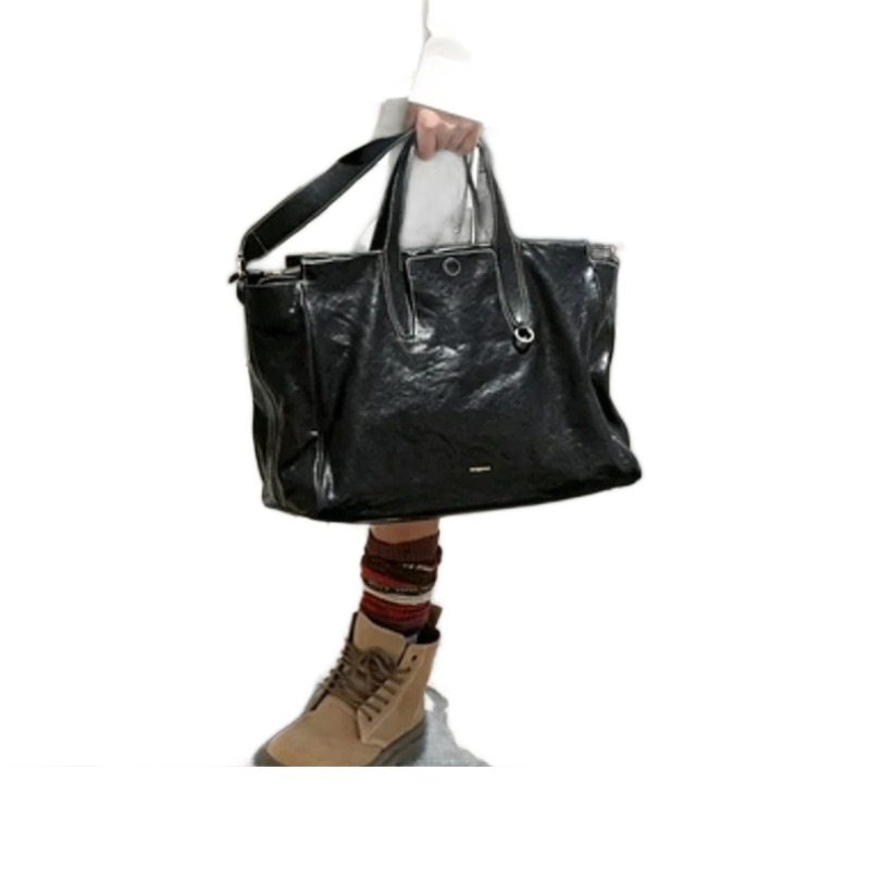 Tote bag homme en cuir de grande capacite 6 Tote bag homme en cuir de grande capacite, vue de profil