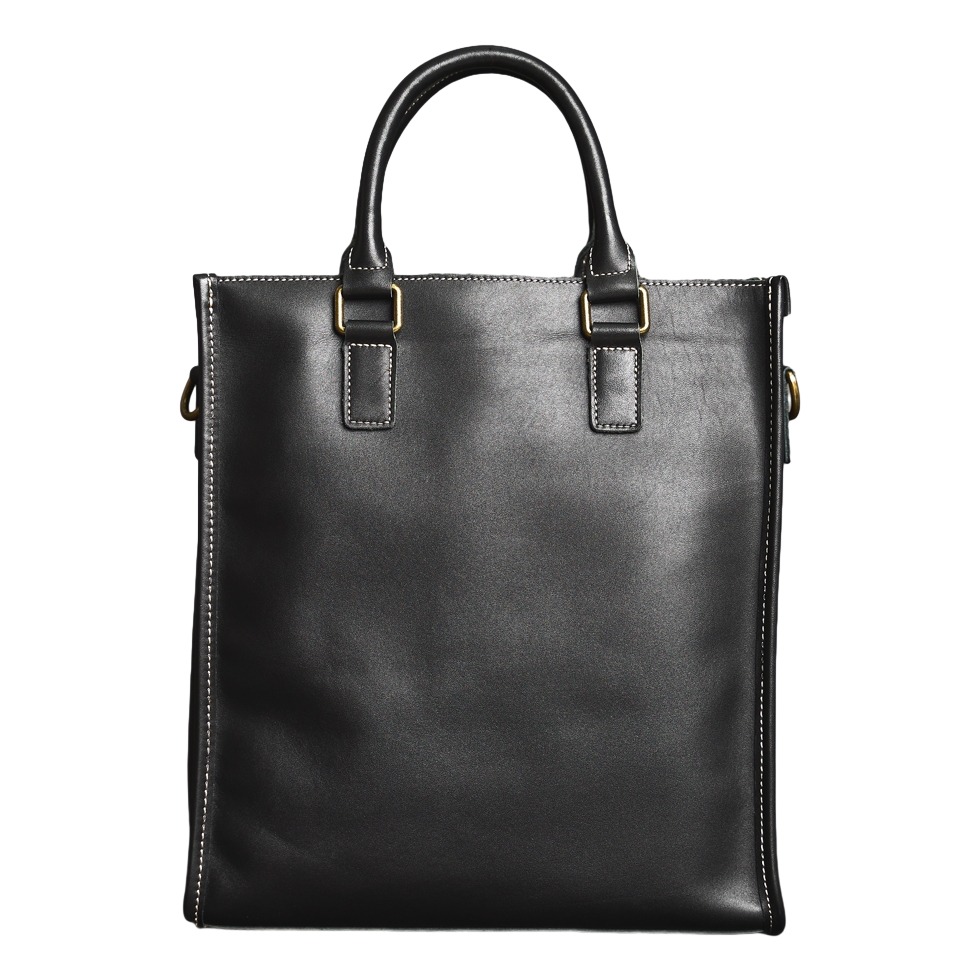 Tote bag homme vertical en cuir de vache, doublure en cuir 2 Tote bag homme vertical en cuir de vache, doublure en cuir, vue de trois quarts
