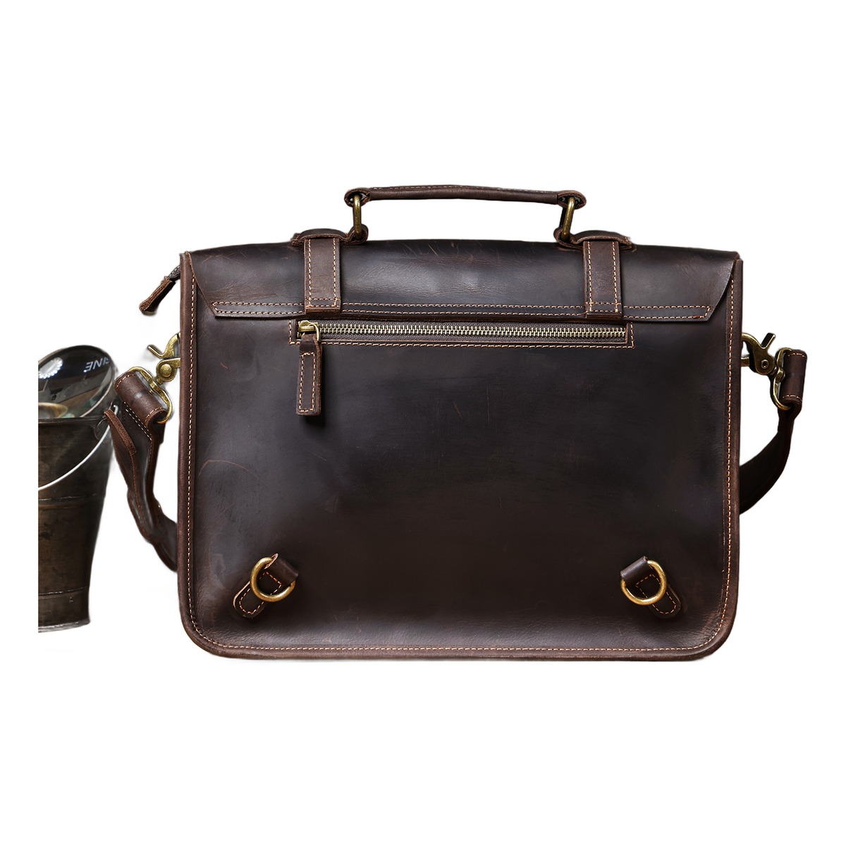 Cartable homme cuir vintage à deux boucles, convertible en sac à dos 3 Cartable homme cuir vintage à deux boucles, convertible en sac à dos, vue de face
