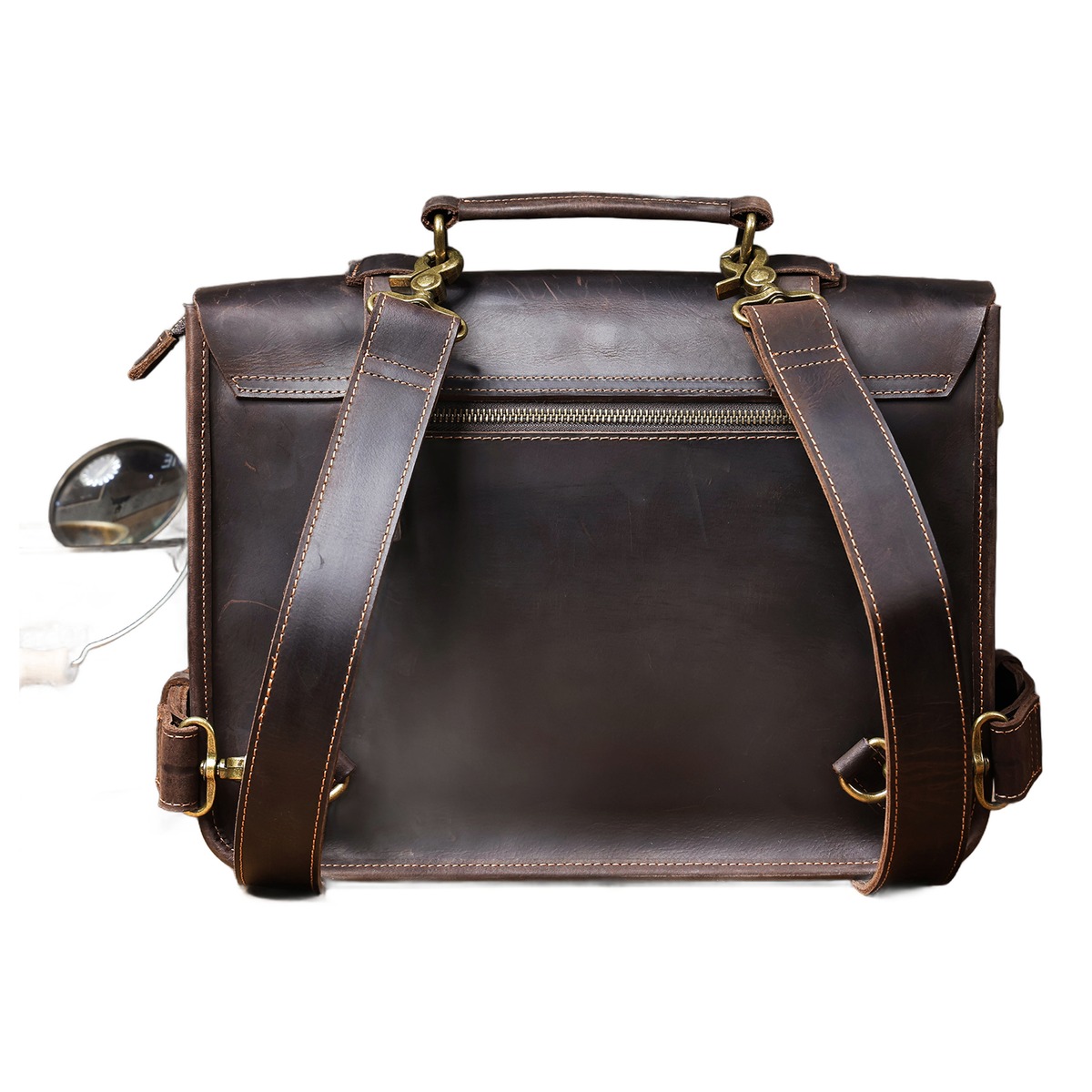 Cartable homme cuir vintage à deux boucles, convertible en sac à dos 5 Cartable homme cuir vintage à deux boucles, convertible en sac à dos, vue arriere