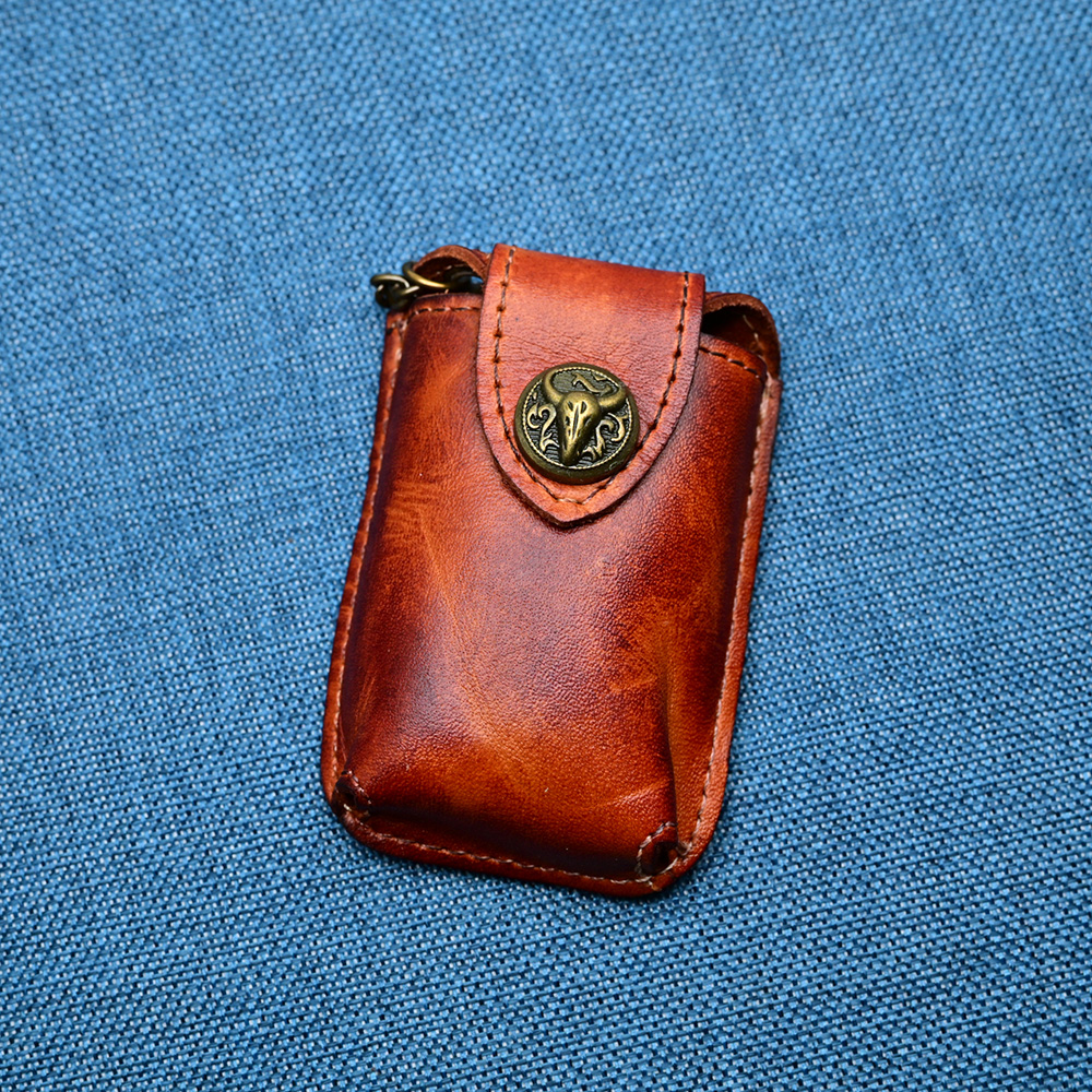Étui à clés de voiture en cuir de vache, pochette de ceinture à chaîne 2 Étui à clés de voiture en cuir de vache, pochette de ceinture à chaîne, vue de trois quarts