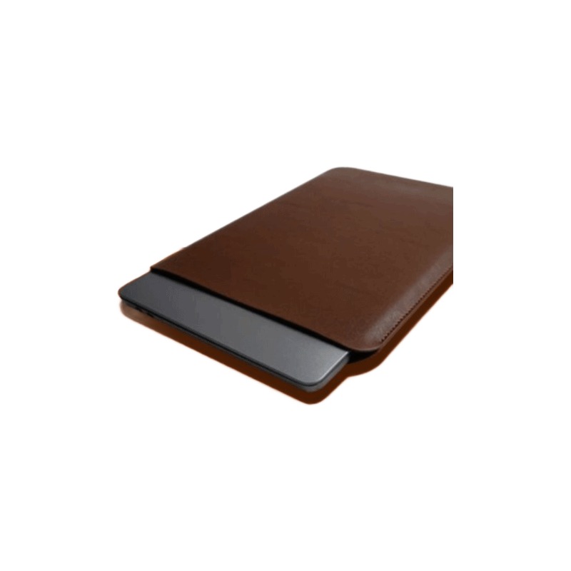 Housse ordinateur portable marron aspect cuir, 13, 14 ou 15 pouces 2 Housse ordinateur portable marron aspect cuir, 13, 14 ou 15 pouces, vue de trois quarts