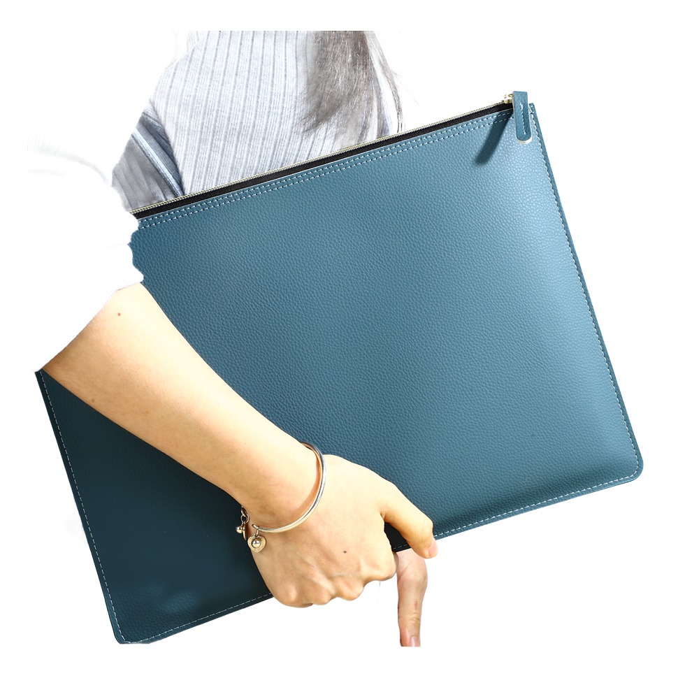 Pochette A4 zippée en similicuir, porte-documents plat en huit coloris 3 Pochette A4 zippée en similicuir, porte-documents plat en huit coloris, vue de face