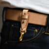 Porte-clés ceinture homme en cuir de vache, mousqueton doré, vue principale