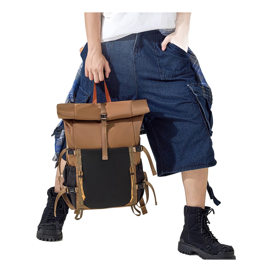Sac à dos de voyage homme à rabat enroulable, 28 litres 5 Sac à dos de voyage homme à rabat enroulable, 28 litres, vue arriere