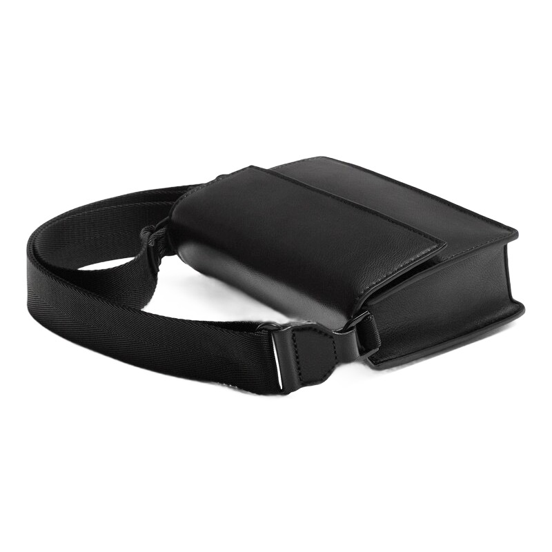Sacoche bandoulière homme à rabat en cuir PU noir, 19 cm 3 Sacoche bandoulière homme à rabat en cuir PU noir, 19 cm, vue de face