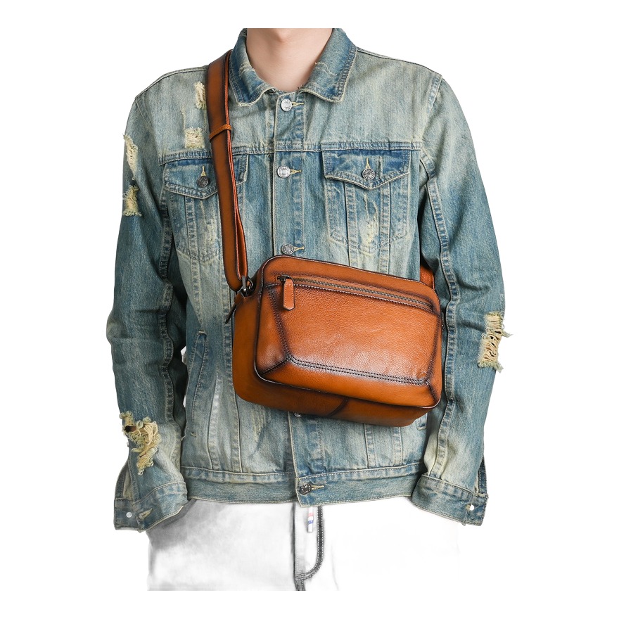 Sacoche homme cuir véritable rétro à poche avant zippée 4 Sacoche homme cuir véritable rétro à poche avant zippée, detail