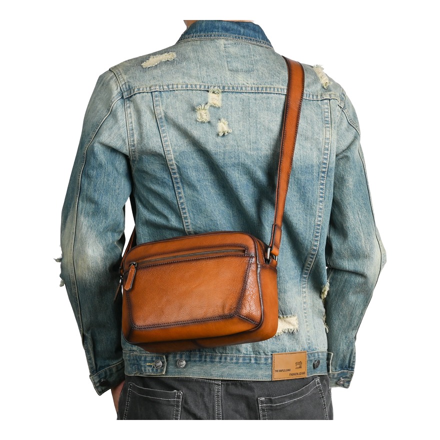 Sacoche homme cuir véritable rétro à poche avant zippée 5 Sacoche homme cuir véritable rétro à poche avant zippée, vue arriere