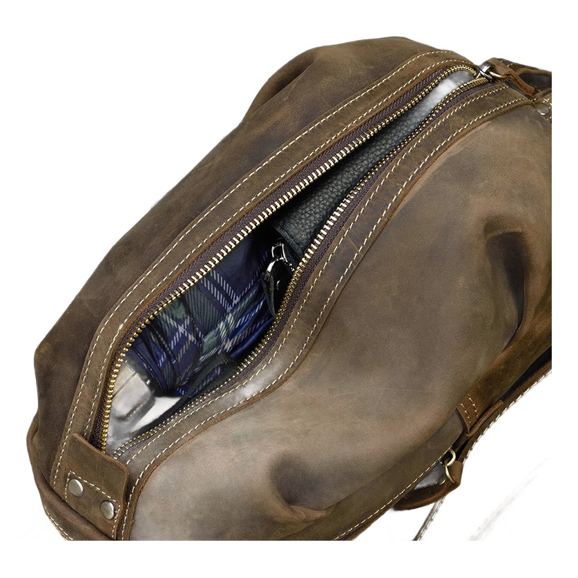 Sacoche poitrine homme cuir vieilli, cuir de vachette marron 4 Sacoche poitrine homme cuir vieilli, cuir de vachette marron, detail
