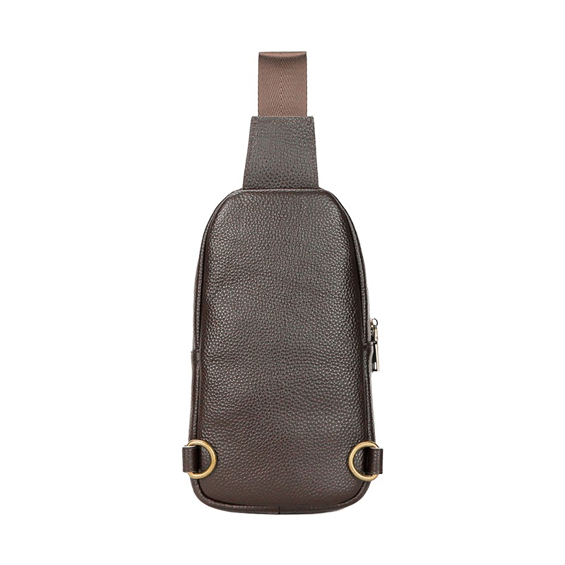 Sacoche poitrine homme en cuir véritable, petit ou grand format 2 Sacoche poitrine homme en cuir véritable, petit ou grand format, vue de trois quarts