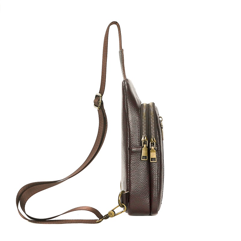 Sacoche poitrine homme en cuir véritable, petit ou grand format 3 Sacoche poitrine homme en cuir véritable, petit ou grand format, vue de face