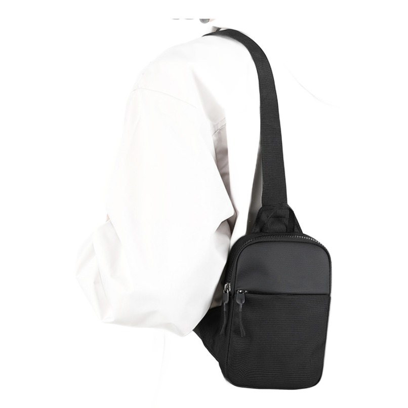 Sacoche poitrine homme noire en tissu Oxford, deux tailles 4 Sacoche poitrine homme noire en tissu Oxford, deux tailles, detail