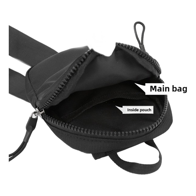 Sacoche poitrine homme noire en tissu Oxford, deux tailles 6 Sacoche poitrine homme noire en tissu Oxford, deux tailles, vue de profil